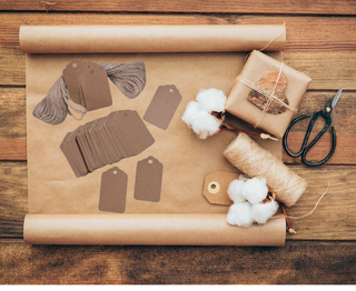 100 Anhänger aus Kraftpapier mit Kordel