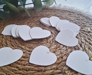 50 weiße Anhänger Papier-Herzen