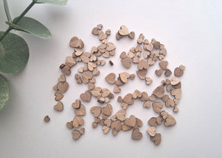 100 kleine Holzherzen gemischt